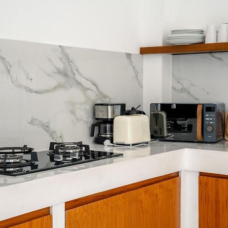 Villa Primarosa - Charming 3Br Villa With Rooftop Munggu Exterior photo